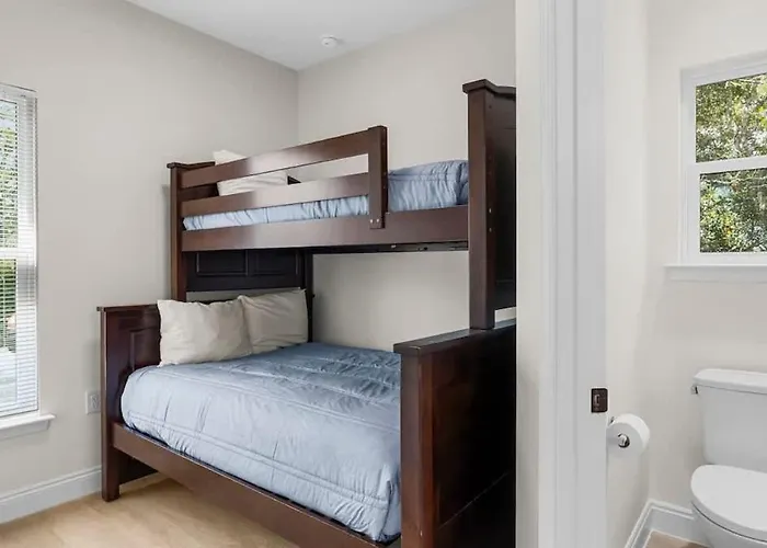 Morgan House Access 4 Bikes Sleeps 7 Holiday home
